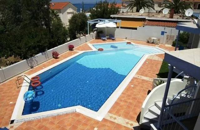 尼瑞埃蒂斯公寓 * 基帕里夏