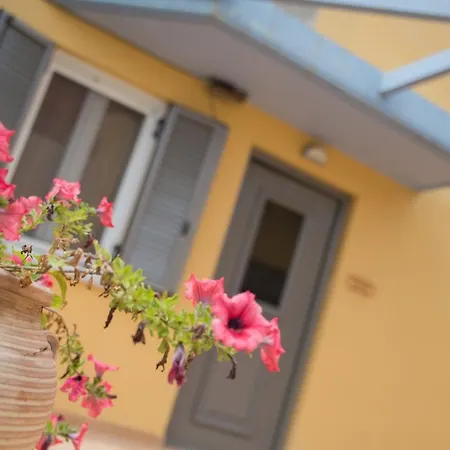 Niriides Apartment *